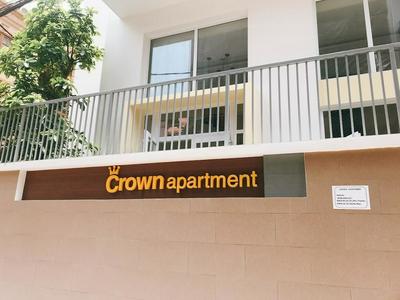 Crown Apartment