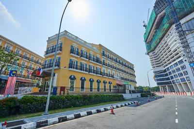 OYO Home 89377 The Platinum Suites