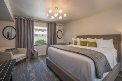 The Greens Hotel - Del Paso Blvd