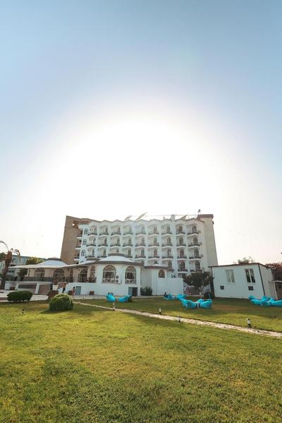 Kaju Beach Hotel