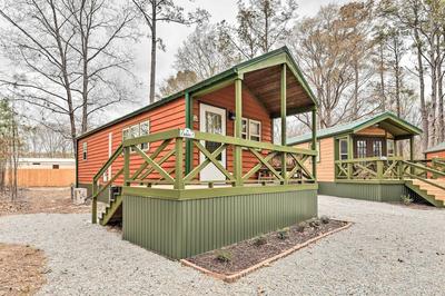 Charming New Bern Log Cabin - Pets Welcome!