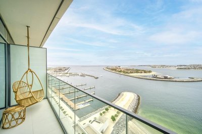 Luxury Sea View Living on Emaar Beachfront