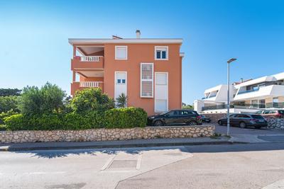 Mirella Cosy Apartment With Two Bedrooms