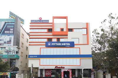 Capital O 63727 Mythri Hotel