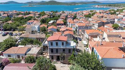 Cunda Mahmut Bey Konağı