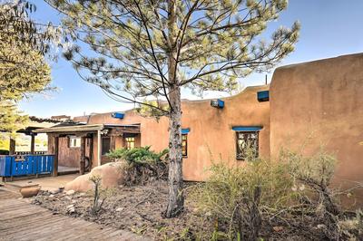 El Prado Home w/ Hot Tub, Panoramic Mtn Views