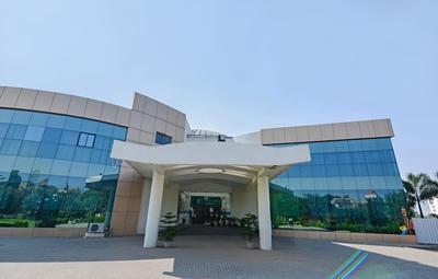 OYO 23626 Country Club Pune