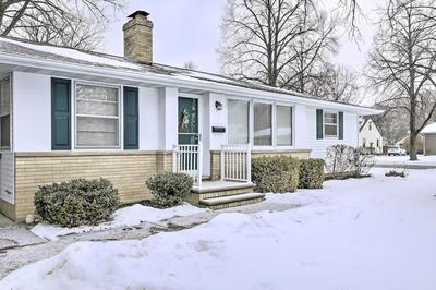 Green Bay Home: 3 Blocks to Lambeau Field!