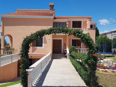 Apartment in Vrsi Near the Sea