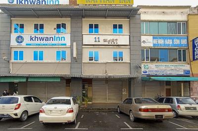 OYO 90248 Kapitan Inn