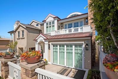 Dahlia Manor
