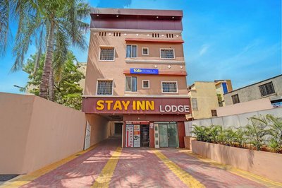 Fabhotel Stay Inn Lodge