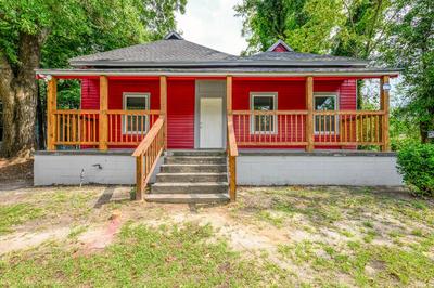 Macon Cottage w/ Porch - 2 Mi to Downtown!