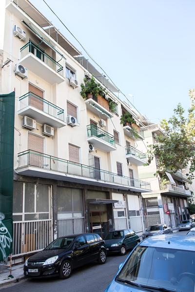 Brand new apt in central Athens