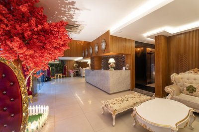 The White Hotel 8A Thai Van Lung