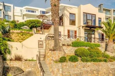 Colonial-style Apartment w Views Pool Area CBT Lodge