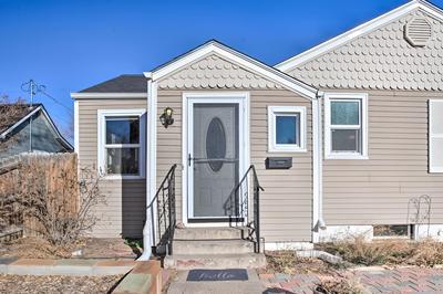 Adventure Home Base - 7 Blocks to Downtown!