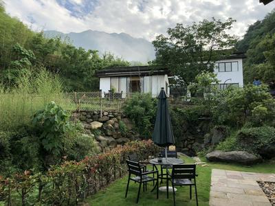 Anji Valley House Hotel