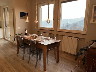 Primavera Apartment With Lake View in Residence
