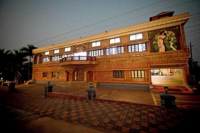 Benzy Palace Resort