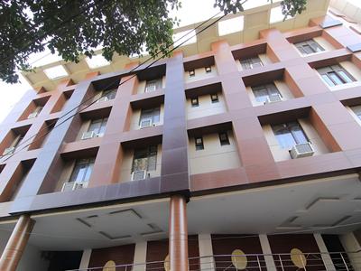 OYO 11532 Hotel SR Grand