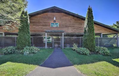 Dog-friendly Newland Cabin w/ Deck + Lake Access!