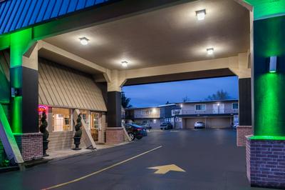 University Inn & Suites