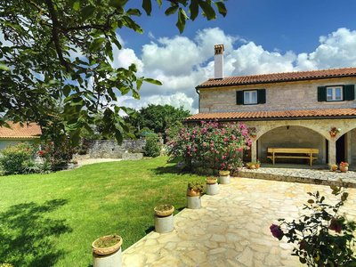Holiday Home in Rojnici With Private Pool