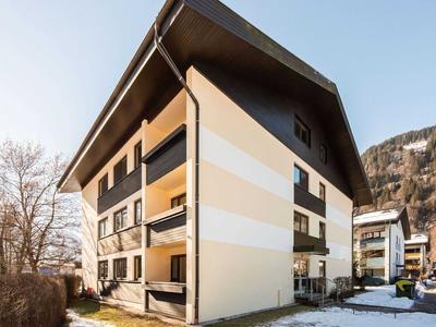Child Friendly Apartment in Zell am See near Lake