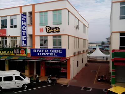 Riverside Hotel