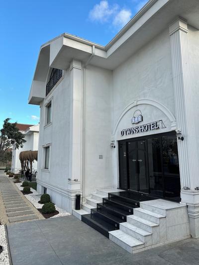 D Twins Airport Hotel