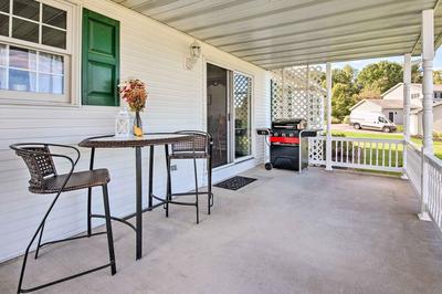 Charming Lewisburg Home w/ Hot Tub & Games!