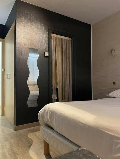 LES VOYAGEURS - VAIRE