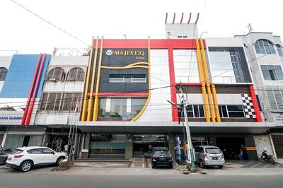 RedDoorz Plus near Pasar Wisata