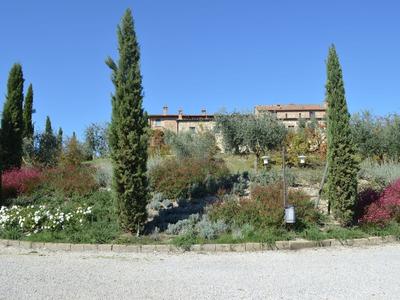 Apartment in Tuscany With Stunning Views