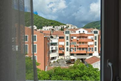 Flat 3 min to Beach w Terrace in Budva Old Town