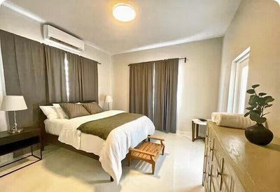 Breathtaking 3-Br Beachside Apt