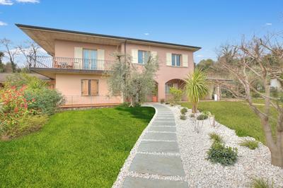 Profumo Del Garda Hilly Area and Lake vie