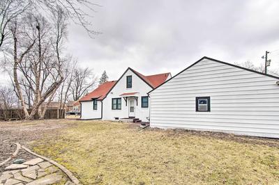 Pet-friendly Uptown Normal Home: Steps to ISU