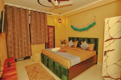 Roomshala 035 Premium Inn Noida Sec 15