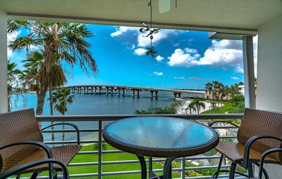 Bahia Vista by Distinctive Beach Rentals
