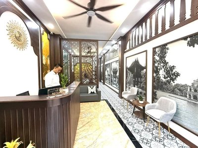 The Queen Hotel & Spa 2