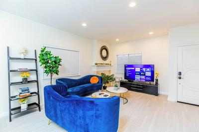 Not Affected by the Fire/elegant Pasadena Retreat Prime Comfort Awaits