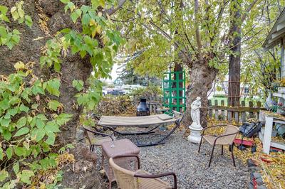 Charming Ellensburg Cottage w/ Private Outdoor Bar
