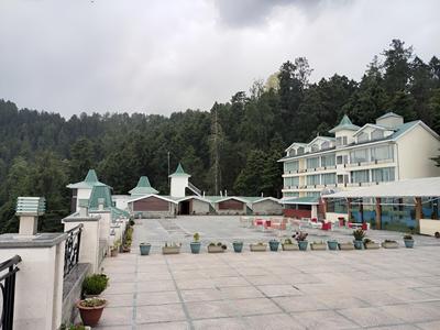 Goroomgo Hill Top Courtyard Shimla