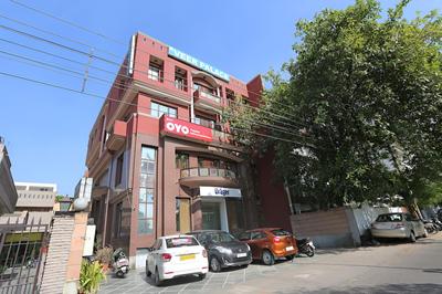 OYO Flagship 746 Bhikaji Cama Place