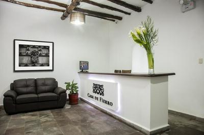 Hospedaje Casa de Fierro - Adults Only