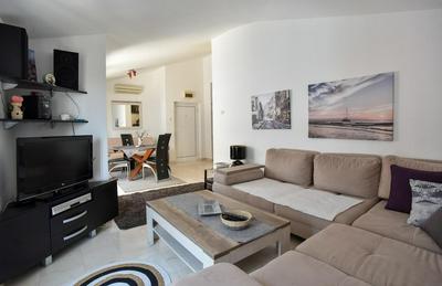 Sea View Flat w Balcony 10 min to Budva Beach