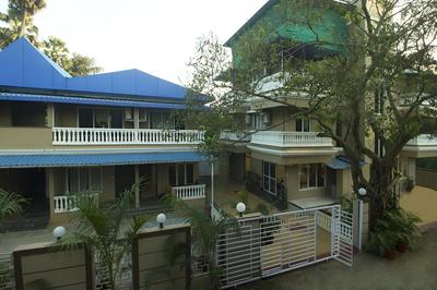 OYO 22919 Blue Roof Sea Side
