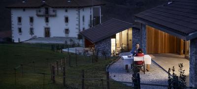 Youth Hostel Non Stop Inn by IrriSarri Land